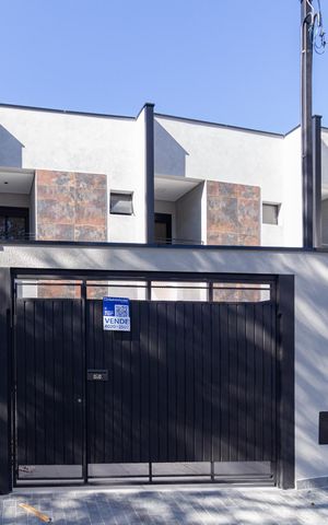 Casa à venda com 115m², 3 quartos e 2 vagasFachada
