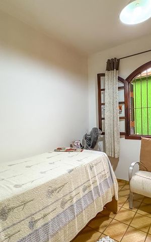 Casa à venda com 204m², 3 quartos e 2 vagas Casa à venda com 204m², 3 quartos e 2 vagasQuarto