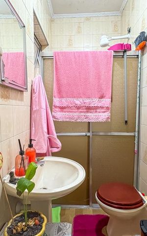 Casa à venda com 204m², 3 quartos e 2 vagas Casa à venda com 204m², 3 quartos e 2 vagasBanheiro Edícula