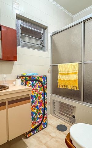 Casa à venda com 204m², 3 quartos e 2 vagas Casa à venda com 204m², 3 quartos e 2 vagasBanheiro Social