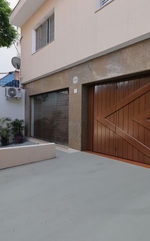 Casa à venda com 276m², 4 quartos e 6 vagasGaragem aberta