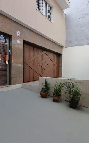 Casa à venda com 276m², 4 quartos e 6 vagasGaragem aberta
