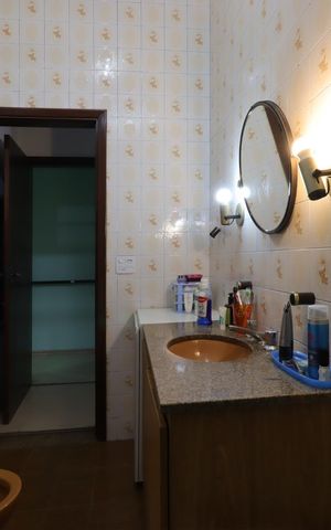 Casa à venda com 276m², 4 quartos e 6 vagasBanheiro da Suíte 1