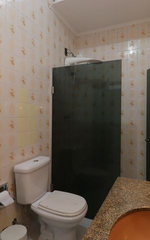 Casa à venda com 276m², 4 quartos e 6 vagasBanheiro da Suíte 2