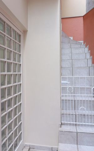 Casa à venda com 276m², 4 quartos e 6 vagasCorredor externo