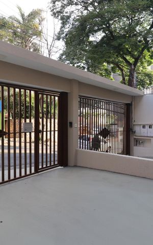 Casa à venda com 276m², 4 quartos e 6 vagasGaragem aberta