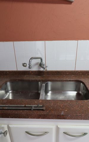 Casa à venda com 276m², 4 quartos e 6 vagasÁrea Gourmet - Pia