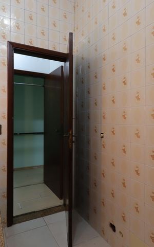 Casa à venda com 276m², 4 quartos e 6 vagasBanheiro da Suíte 2