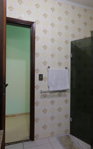 Casa à venda com 276m², 4 quartos e 6 vagasBanheiro Social