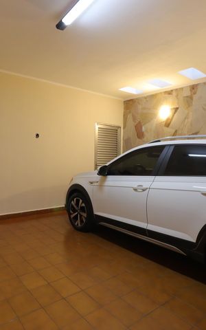 Casa à venda com 276m², 4 quartos e 6 vagasGaragem fechada