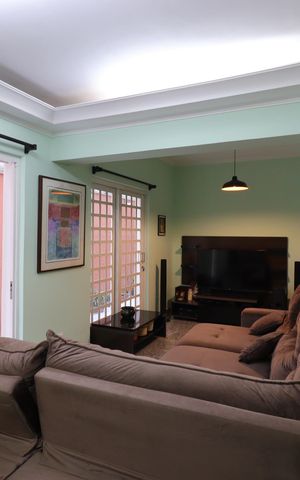 Casa à venda com 276m², 4 quartos e 6 vagasSala