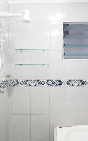 Casa à venda com 136m², 3 quartos e 1 vagaBanheiro