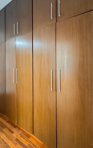 Casa à venda com 597m², 5 quartos e 8 vagas Casa à venda com 597m², 5 quartos e 8 vagasCloset da Suíte Master