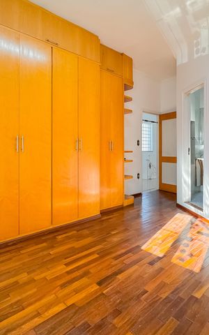 Casa à venda com 597m², 5 quartos e 8 vagas Casa à venda com 597m², 5 quartos e 8 vagasSuíte 2