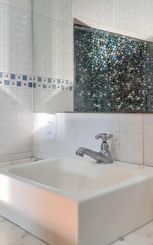Casa à venda com 597m², 5 quartos e 8 vagas Casa à venda com 597m², 5 quartos e 8 vagasBanheiro da Suíte 2