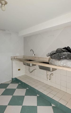 Casa à venda com 597m², 5 quartos e 8 vagas Casa à venda com 597m², 5 quartos e 8 vagasCopa Salão de Festas - Subsolo