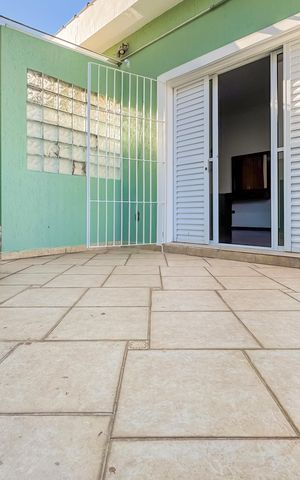 Casa à venda com 597m², 5 quartos e 8 vagas Casa à venda com 597m², 5 quartos e 8 vagasVaranda da Suíte Master
