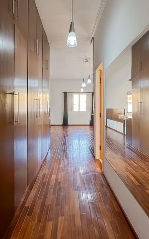 Casa à venda com 597m², 5 quartos e 8 vagas Casa à venda com 597m², 5 quartos e 8 vagasSuíte Master