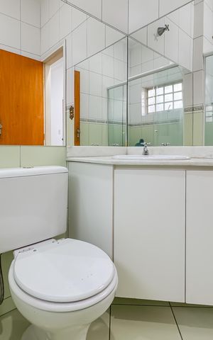 Casa à venda com 597m², 5 quartos e 8 vagas Casa à venda com 597m², 5 quartos e 8 vagasBanheiro da Suíte 3