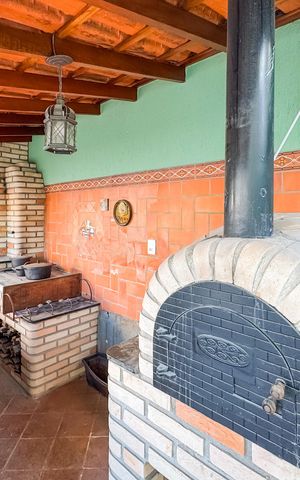 Casa à venda com 597m², 5 quartos e 8 vagas Casa à venda com 597m², 5 quartos e 8 vagasChurrasqueira - Área de Lazer
