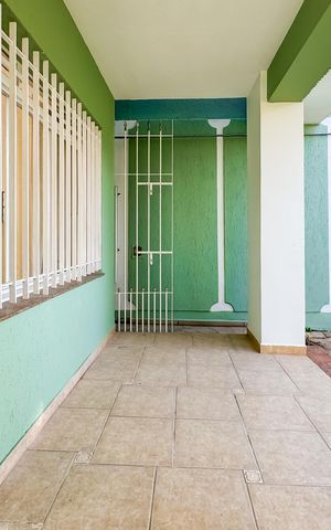 Casa à venda com 597m², 5 quartos e 8 vagas Casa à venda com 597m², 5 quartos e 8 vagasTerraço