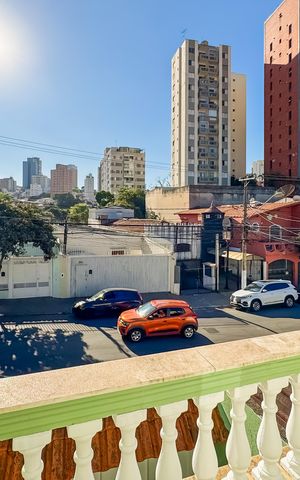 Casa à venda com 597m², 5 quartos e 8 vagas Casa à venda com 597m², 5 quartos e 8 vagasVista da Suíte 1