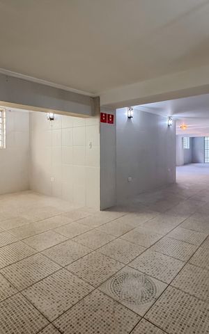 Casa à venda com 597m², 5 quartos e 8 vagas Casa à venda com 597m², 5 quartos e 8 vagasÁrea de Lazer