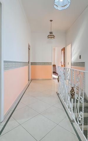 Casa à venda com 597m², 5 quartos e 8 vagas Casa à venda com 597m², 5 quartos e 8 vagasPiso Superior