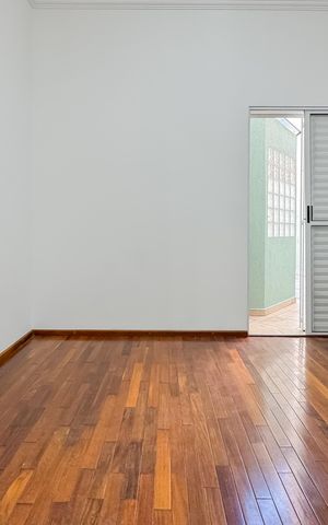 Casa à venda com 597m², 5 quartos e 8 vagas Casa à venda com 597m², 5 quartos e 8 vagasSuíte 3
