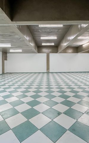Casa à venda com 597m², 5 quartos e 8 vagas Casa à venda com 597m², 5 quartos e 8 vagasEspaço Salão de festas