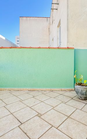 Casa à venda com 597m², 5 quartos e 8 vagas Casa à venda com 597m², 5 quartos e 8 vagasVaranda da Suíte Master