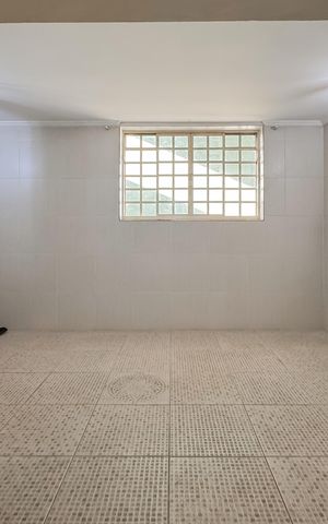 Casa à venda com 597m², 5 quartos e 8 vagas Casa à venda com 597m², 5 quartos e 8 vagasÁrea de Lazer
