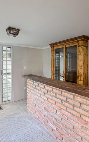Casa à venda com 597m², 5 quartos e 8 vagas Casa à venda com 597m², 5 quartos e 8 vagasEspaço Salão de festas