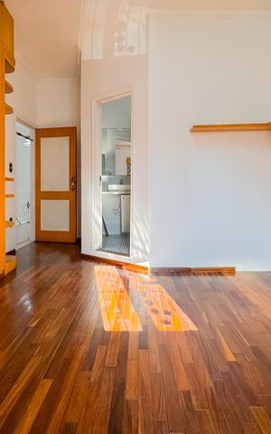 Casa à venda com 597m², 5 quartos e 8 vagas Casa à venda com 597m², 5 quartos e 8 vagasSuíte 2