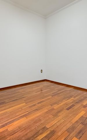 Casa à venda com 597m², 5 quartos e 8 vagas Casa à venda com 597m², 5 quartos e 8 vagasSuíte 3