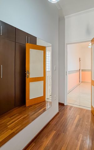 Casa à venda com 597m², 5 quartos e 8 vagas Casa à venda com 597m², 5 quartos e 8 vagasCloset da Suíte Master