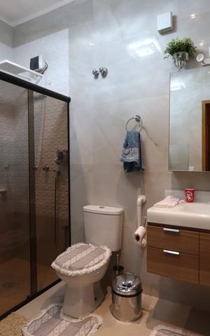 Casa à venda com 320m², 4 quartos e 7 vagasBanheiro da Suíte
