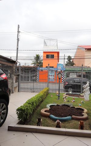 Casa à venda com 320m², 4 quartos e 7 vagasJardim