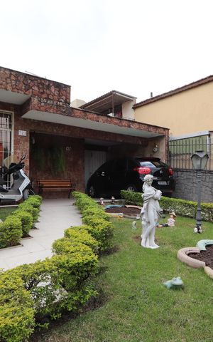 Casa à venda com 320m², 4 quartos e 7 vagasJardim