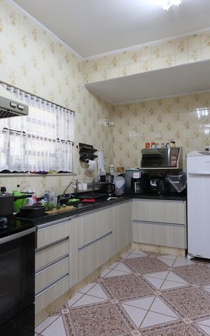 Casa à venda com 320m², 4 quartos e 7 vagasCozinha