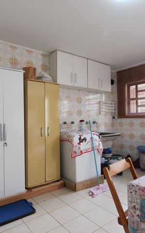 Casa à venda com 320m², 4 quartos e 7 vagasÁrea de Serviço