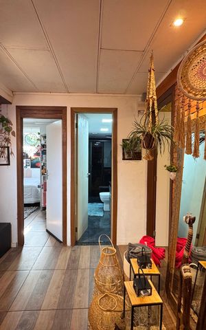 Casa à venda com 80m², 2 quartos e 2 vagas Casa à venda com 80m², 2 quartos e 2 vagasSala