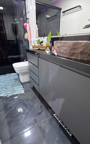 Casa à venda com 80m², 2 quartos e 2 vagas Casa à venda com 80m², 2 quartos e 2 vagasBanheiro