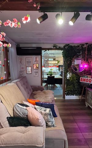 Casa à venda com 80m², 2 quartos e 2 vagas Casa à venda com 80m², 2 quartos e 2 vagasSala