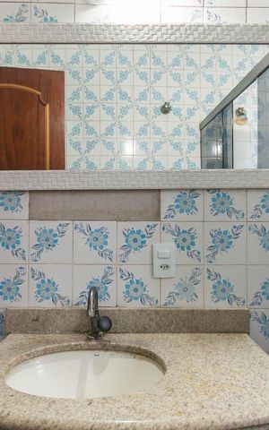 Casa à venda com 286m², 3 quartos e 4 vagasBanheiro