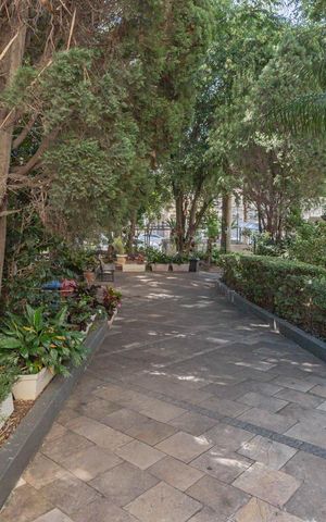 Apartamento à venda com 57m², 2 quartos e sem vagaÁrea comum 