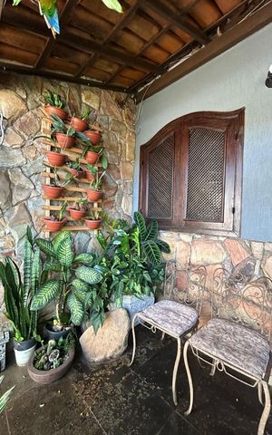 Casa à venda com 180m², 3 quartos e 2 vagas Casa à venda com 180m², 3 quartos e 2 vagasVaranda da Sala
