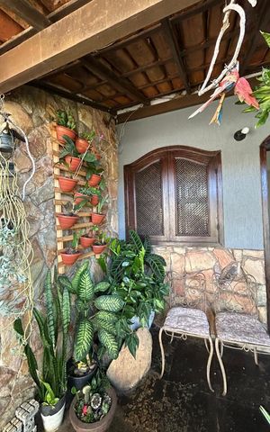 Casa à venda com 180m², 3 quartos e 2 vagas Casa à venda com 180m², 3 quartos e 2 vagasVaranda da Sala