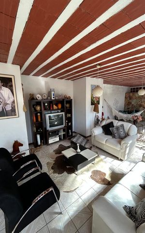Casa à venda com 180m², 3 quartos e 2 vagas Casa à venda com 180m², 3 quartos e 2 vagasSala