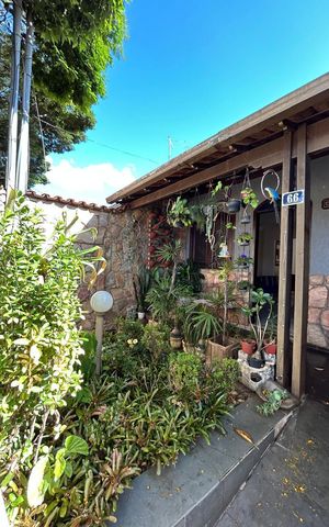 Casa à venda com 180m², 3 quartos e 2 vagas Casa à venda com 180m², 3 quartos e 2 vagasVaranda da Sala